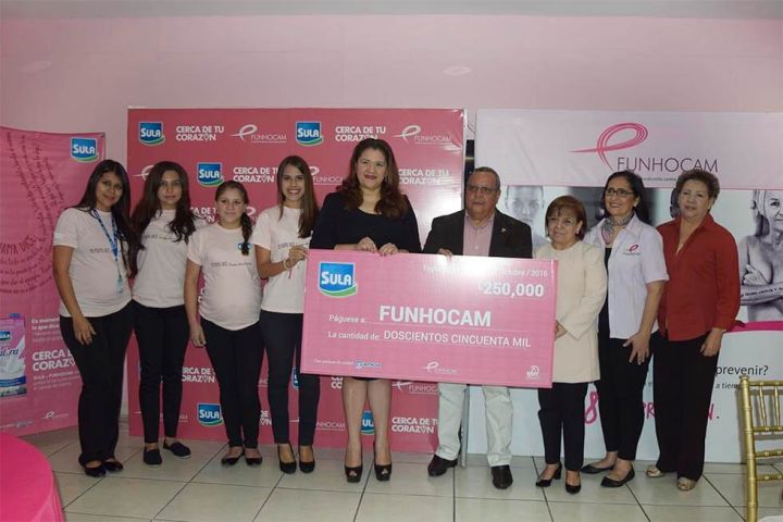 Sula dona a FUNHOCAM mediante su campaña “Mi Mama Dice”