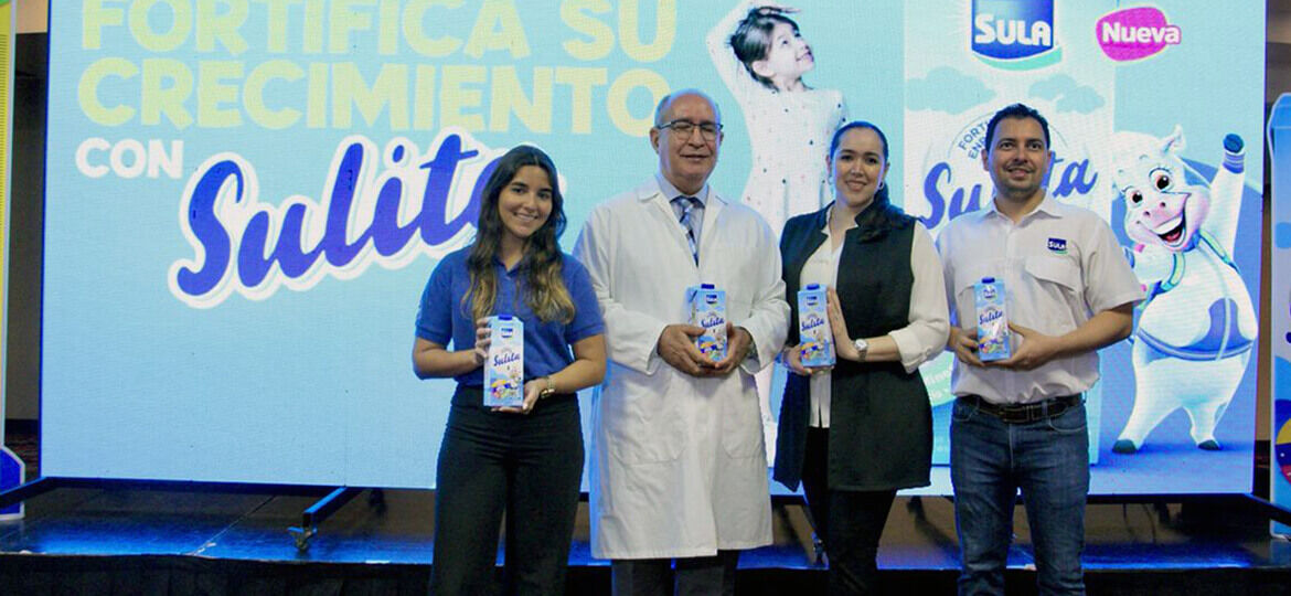 _0001_Ejecutivos de la marca Sula durante el lanzamiento de su nuevo producto leche entera fortificada Sulita, bajo el s